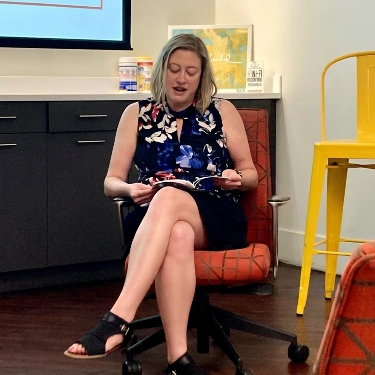 Erin Hoover reading at ArtsBuild in Chattanooga